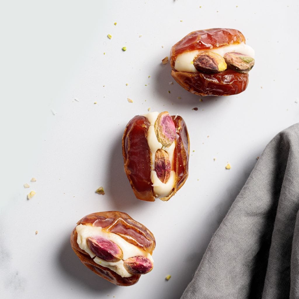 تمر بالفستق 