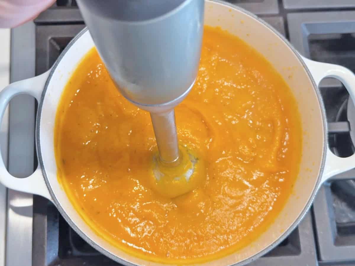 Pureeing the soup.